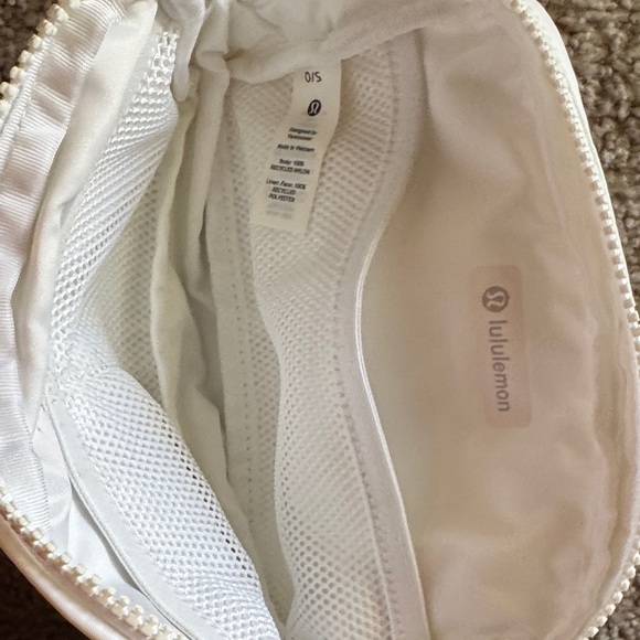Lululemon Athletica White Belt Bag - Picture 6 of 9